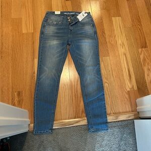 Wallflower Women's Blue Jeans